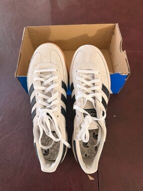 adidas White Sneakers with Black Three Stripes gazelle 8